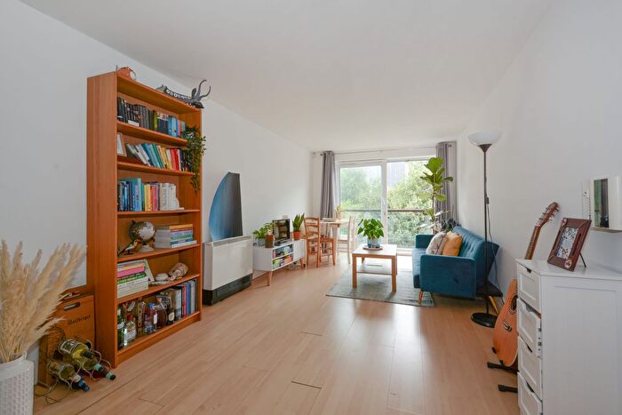 2 Bedroom Flat To Rent In Stanton House, Rotherhithe Street, SE16