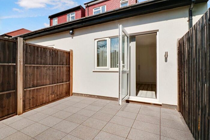 1 Bedroom House Of Multiple Occupation To Rent In Room - Northumberland Road, North Harrow, HA2