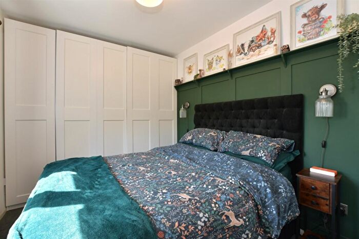 3 Bedroom Semi-Detached House For Sale In Snakes Hill, Navestockside, Brentwood, Essex, CM14