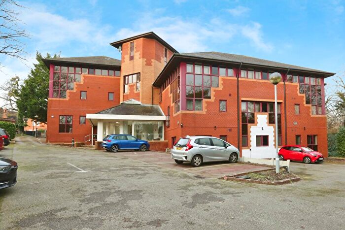 2 Bedroom Flat For Sale In Wickham Road, Fareham, Hampshire, PO16