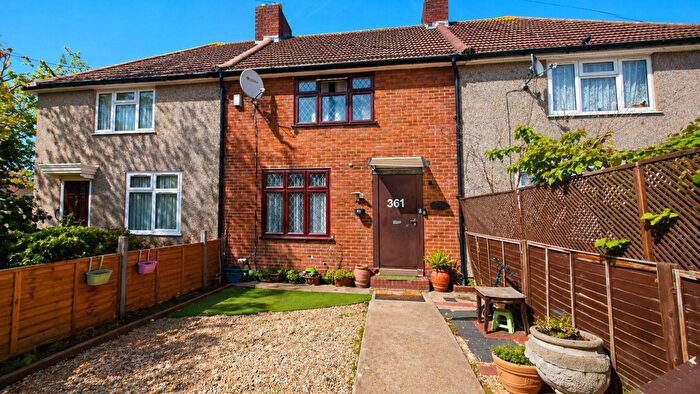 3 Bedroom Terraced House For Sale In Lodge Avenue, Dagenham, RM9