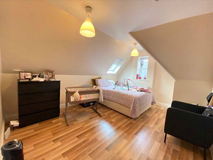 1 Bedroom Flat To Rent In Hamilton Road, Ealing, W5