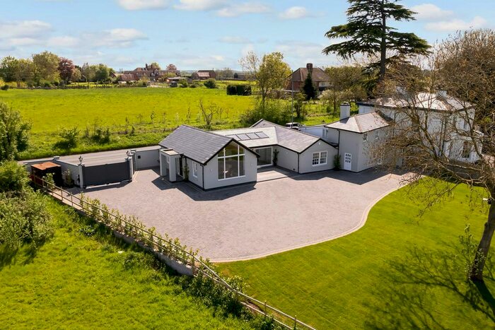 4 Bedroom Cottage For Sale In Rashwood Hill, Wychbold, Droitwich Spa Worcestershire, WR9