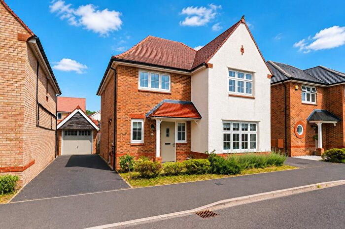 4 Bedroom Detached House For Sale In Magpie Meadows, Caddington, Luton, Bedfordshire, LU1