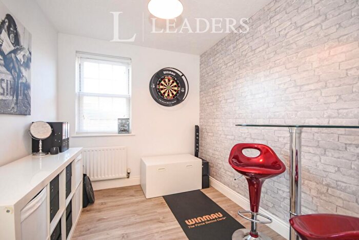 2 Bedroom Apartment To Rent In Bryant Link, Springfield, CM2