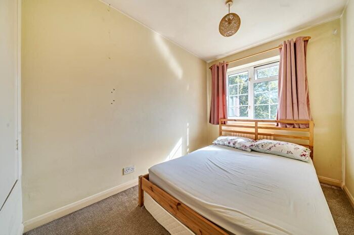 3 Bedroom Terraced House For Sale In Meadow Close, Thatcham, RG19