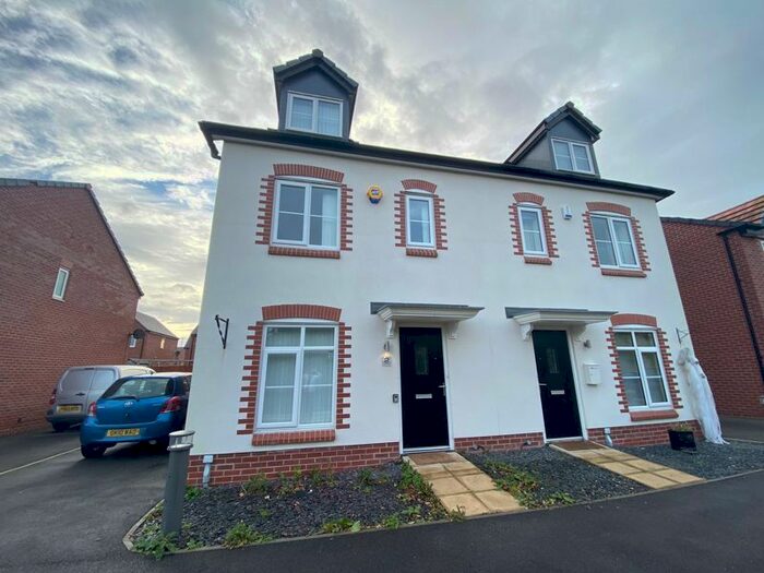 4 Bedroom Semi-Detached House To Rent In Notts View, Kirkby, Liverpool L33