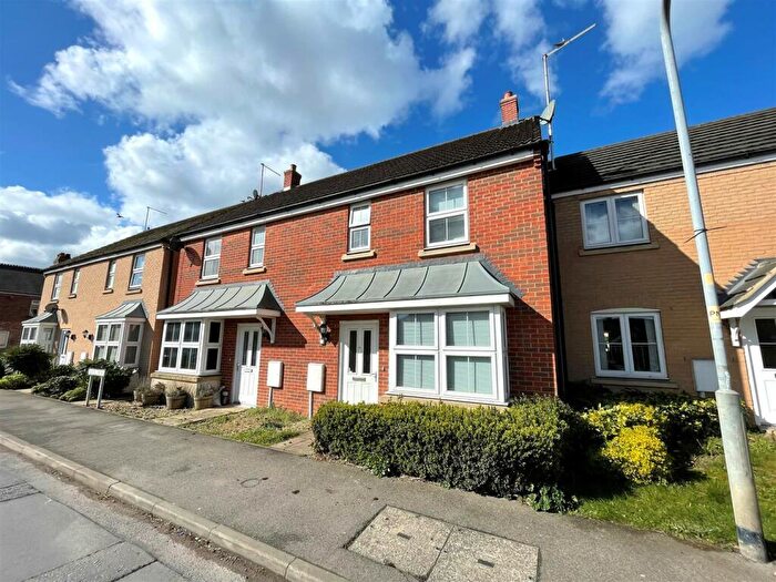 3 Bedroom Terraced House To Rent In Recreation Road, Bourne, PE10