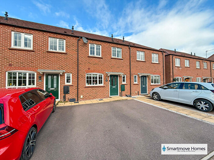 3 Bedroom Town House For Sale In Denby Bank, Marehay, DE5