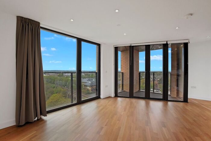 2 Bedroom Flat To Rent In Burgess Springs, Chelmsford, CM1