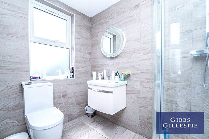 5 Bedroom Semi-detached House To Rent In Uneeda Drive, Greenford, UB6