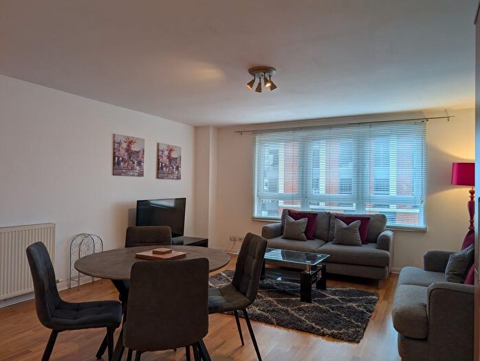 2 Bedroom Flat To Rent In West Tollcross, Edinburgh, EH3