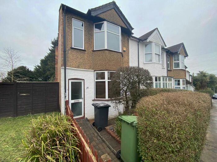 3 Bedroom Semi-Detached House To Rent In Aldenham Road, Radlett, WD7