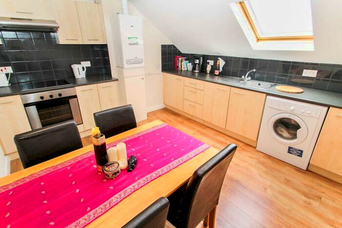 1 Bedroom Apartment To Rent In Edinburgh Road, Armley, LS12