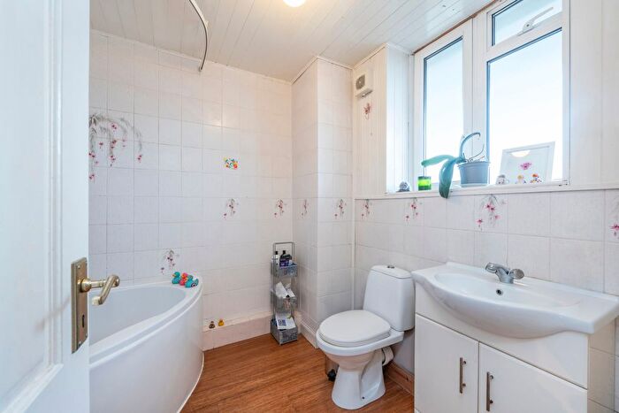 2 Bedroom Flat For Sale In Cotman House, Townshend Estate, NW8