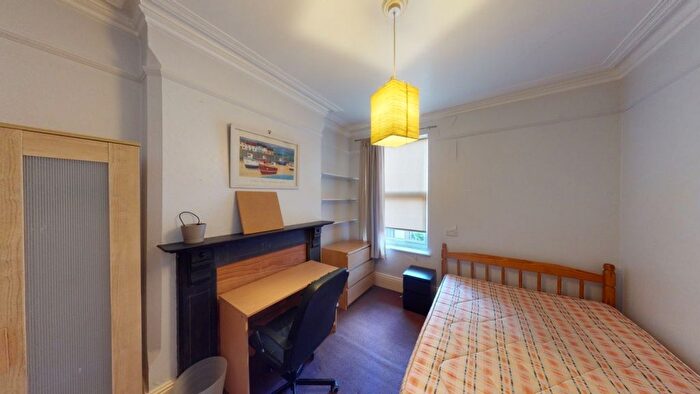 5 Bedroom Semi-Detached House To Rent In Derby Grove, Nottingham, NG7