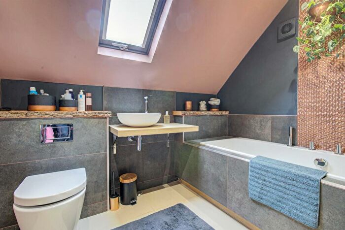 5 Bedroom Detached House For Sale In Glebelands Road, Sale, M33