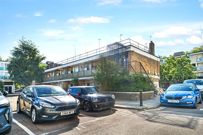 Flat To Rent In Boisseau House, Stepney Way, London, E1