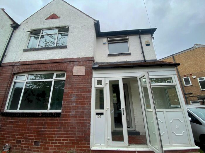 6 Bedroom House To Rent In Becketts Park Drive, Leeds, LS6