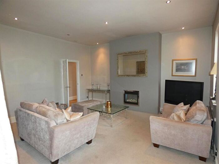 2 Bedroom Apartment To Rent In Queens Road, Jesmond, Newcastle Upon Tyne, NE2