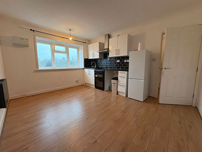 2 Bedroom Maisonette To Rent In Allan Grove, Romsey, Hampshire, SO51