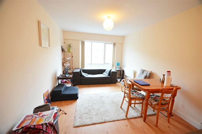 Studio To Rent In Heritage Avenue, Colindale, NW9