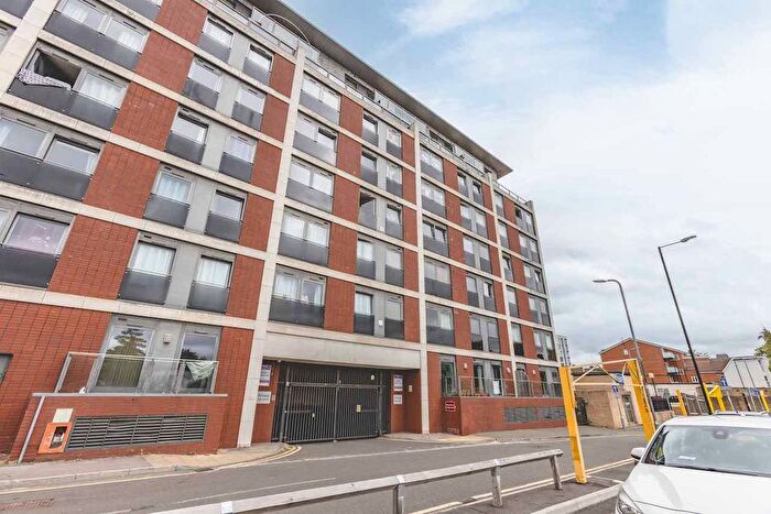 1 Bedroom Flat For Sale In High Street, Slough, SL1