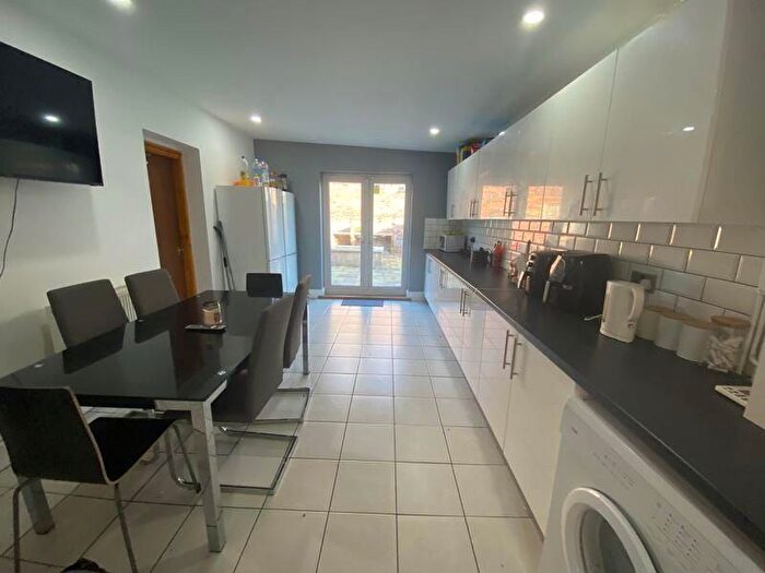 6 Bedroom Semi-Detached House To Rent In The Grove Castle Boulevard, Nottingham, NG7