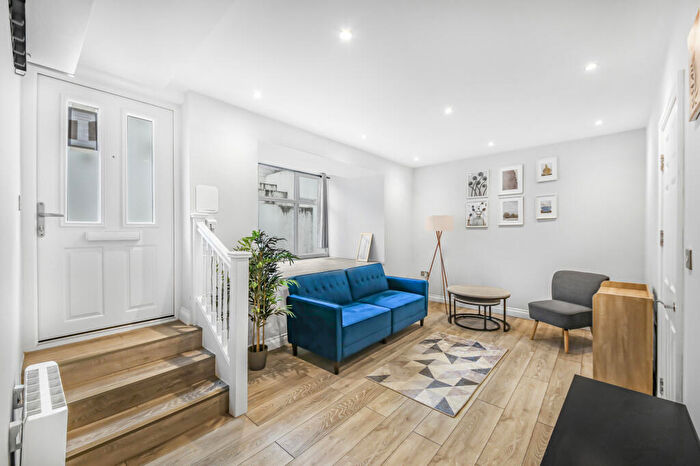 1 Bedroom Flat To Rent In Foxberry Road, Brockley, SE4