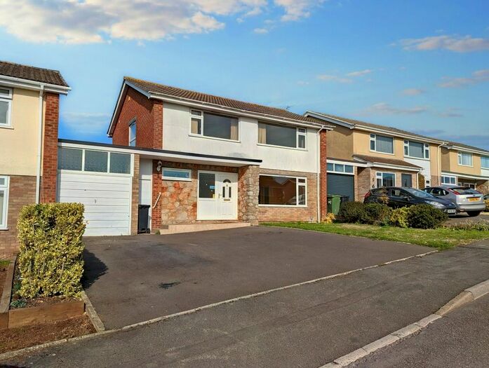 4 Bedroom Property To Rent In Chestnut Grove, Clevedon, BS21