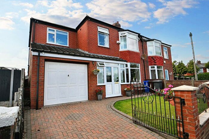 5 Bedroom Semi-Detached House For Sale In Odessa Avenue, Salford, M6