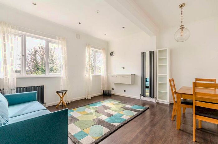 1 Bedroom Flat To Rent In Croydon Road, Penge, London, SE20