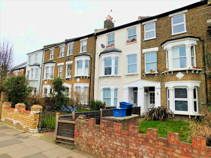 1 Bedroom Flat To Rent In Stanley Road, Teddington, TW11