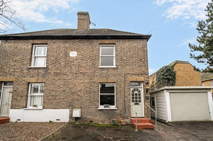 3 Bedroom Semi-Detached House For Sale In Alma Road, Sidcup, DA14