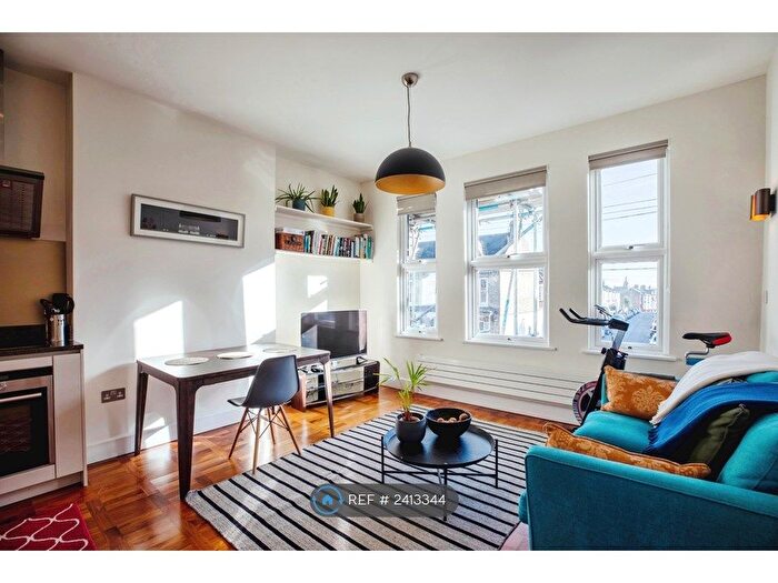 1 Bedroom Flat To Rent In Lysias Road, London, SW12