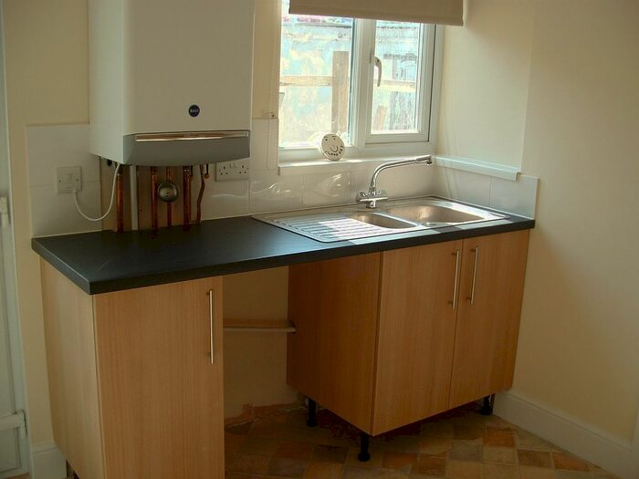 2 Bedroom Flat To Rent In Cowick Road, Exeter, EX2
