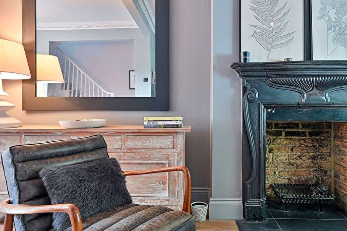 2 Bedroom Flat To Rent In Berrymede Road, Chiswick, W4