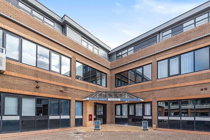 1 Bedroom Flat For Sale In Newbury, Berkshire, RG14