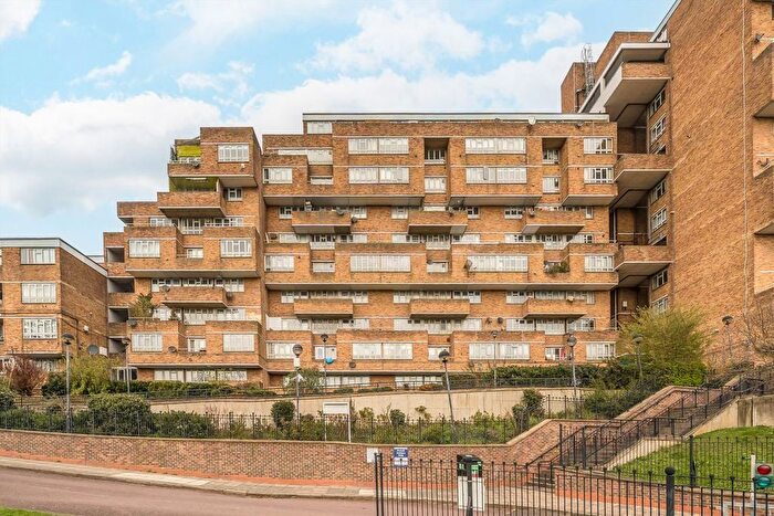 3 Bedroom Flat For Sale In Overhill Road, East Dulwich, SE22