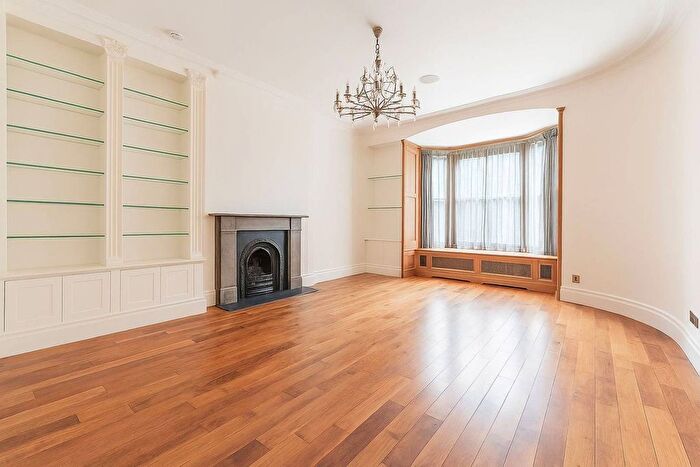 3 Bedroom Maisonette For Sale In London Road, Harrow On The Hill, Harrow, HA1