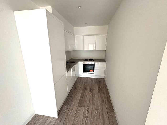 1 Bedroom Flat To Rent In The Parade, Watford, WD17