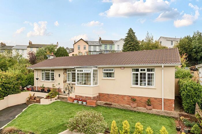 2 Bedroom Detached Bungalow For Sale In Weavers Way, Kingskerswell, Newton Abbot, Devon, TQ12