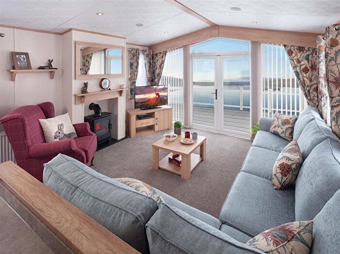 2 Bedroom Mobile/park Home For Sale In White Rose Holiday Park, Hutton Sessay, Thirsk, YO7