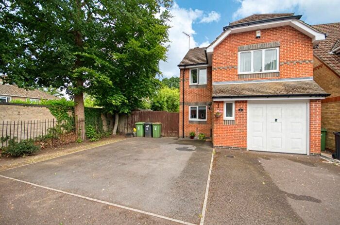 4 Bedroom Detached House For Sale In Haselfoot Gardens, West End, Hampshire, SO30