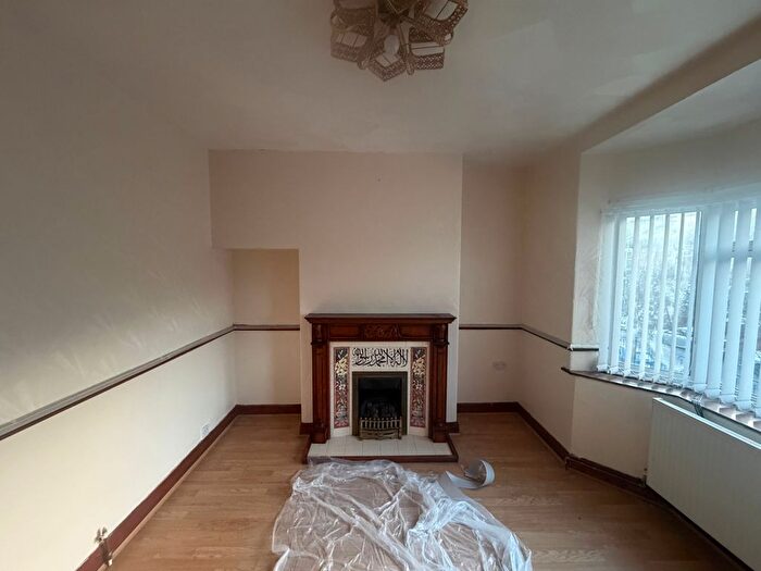 3 Bedroom Semi Detached House To Rent In Firth Park Road, Sheffield, S5