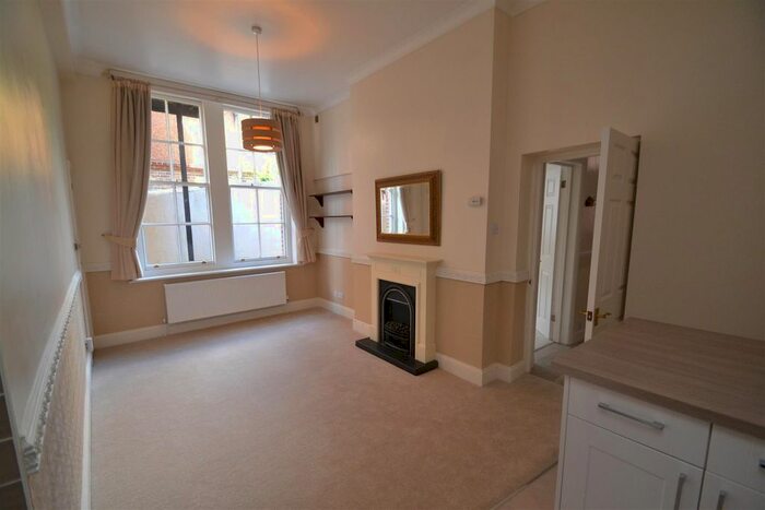 1 Bedroom Flat To Rent In Preston Park Avenue, Brighton BN1
