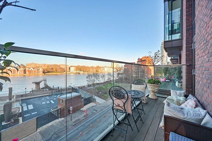 3 Bedroom Flat For Sale In Ambassador Building, Embassy Gardens, Nine Elms, London, SW11