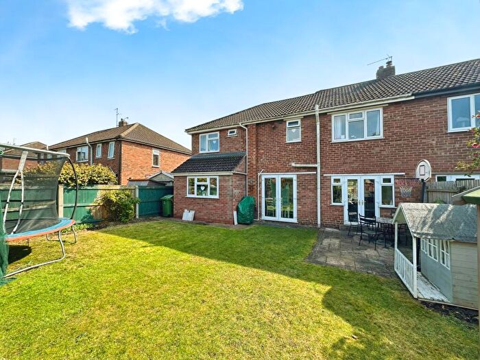 5 Bedroom Semi-Detached House For Sale In Branston Close, Lincoln, LN6