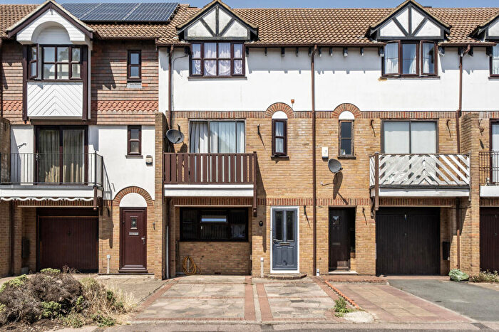 3 Bedroom Terraced House For Sale In Tintagel Gardens, Rochester, ME2