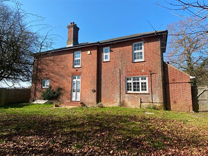 3 Bedroom Semi Detached House To Rent In Ditton, Aylesford, Kent, ME20